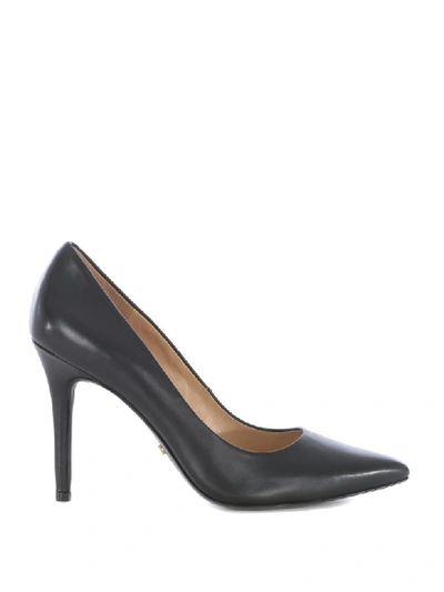 Michael Kors Pointed Toe Pumps In Nero