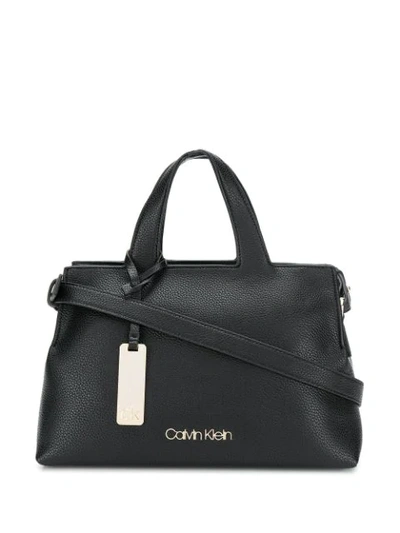 Calvin Klein Strukturierte Handtasche In Black