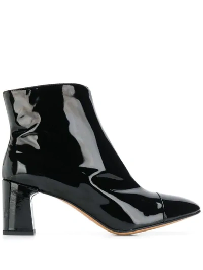 Parallele Varnished Finish Boots In Black