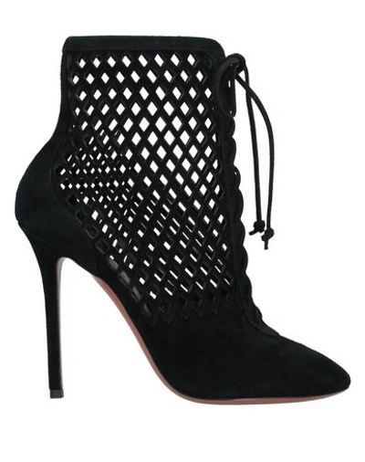 Alaïa Cut-out Detail 110mm Ankle Boots In Black