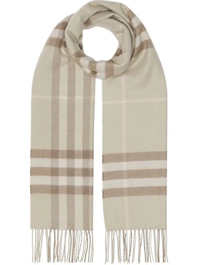 Burberry The Classic Check Scarf In Green