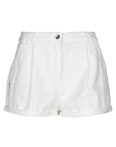 Patrizia Pepe Shorts & Bermuda Shorts In White