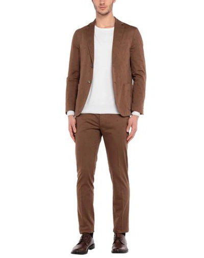 Roda Suits In Brown