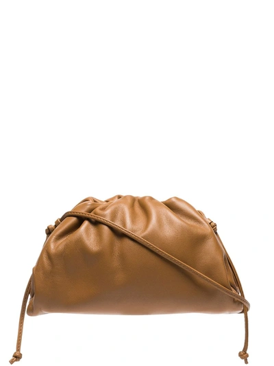 Bottega Veneta The Pouch 20 Clutch In Brown