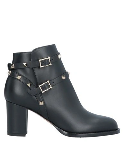 Valentino Garavani Ankle Boot In Black