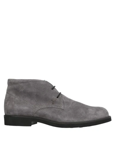 Tod's Ankle Boots In Grey