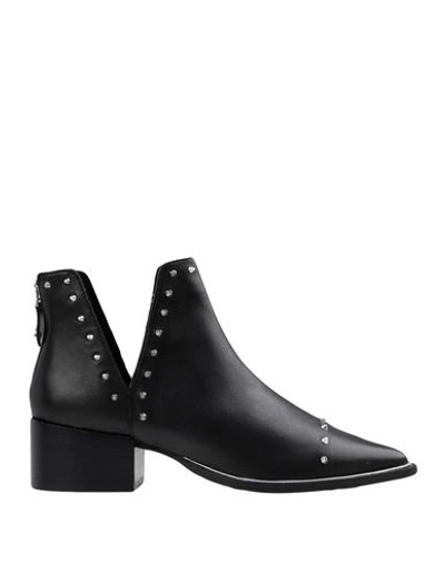 Steve Madden 短靴 In Black