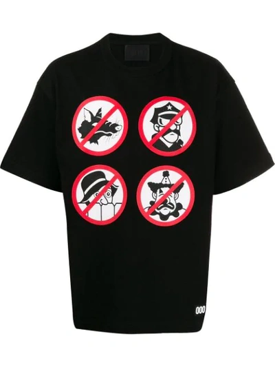 000 Worldwide Strike Through Print T-shirt In Black