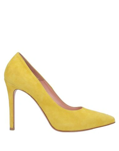 Anna F Pump In Yellow