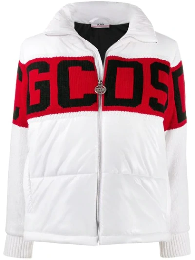 Gcds Knitted Logo Puffer Jacket In White