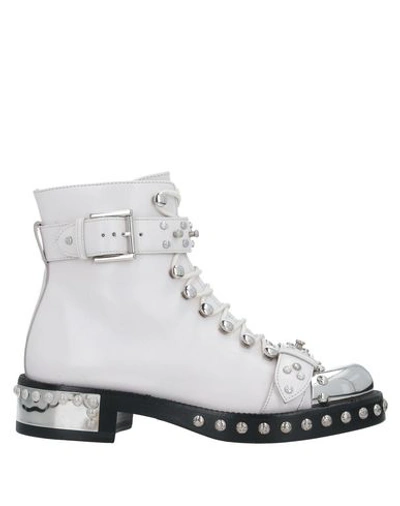 Alexander Mcqueen Ankle Boot In Ivory