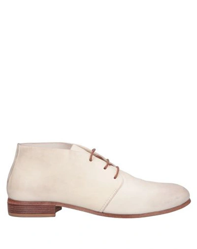 Manila Grace Laced Shoes In Ivory