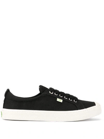 Cariuma Oca Low Black Suede Sneaker