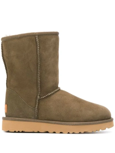 Ugg Textured Logo Patch Boots In Neutrals