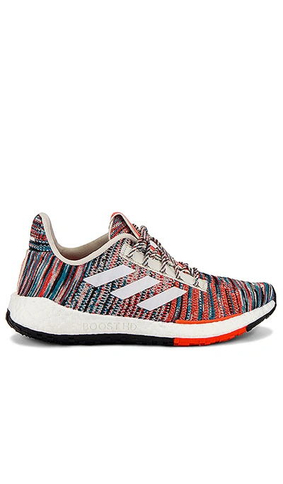 Adidas By Missoni Pulseboost Hd 运动鞋 – White & Active Orange In White & Active Orange