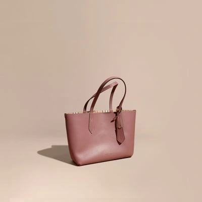 Embed protection Line of sight Burberry The Medium Reversible Tote In Haymarket Check And Leather In Light  Elderberry | ModeSens