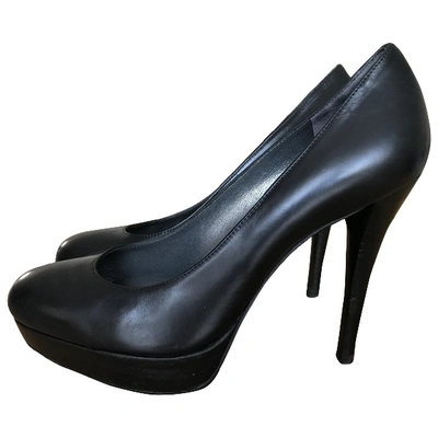 Pre-owned Stuart Weitzman Leather Heels In Black