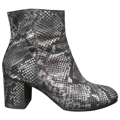 Pre-owned Zadig & Voltaire Leather Ankle Boots In Grey
