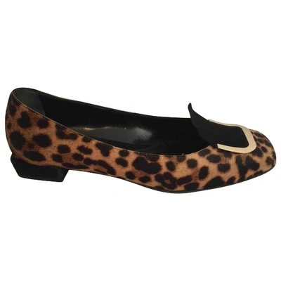 Pre-owned Fendi Pony-style Calfskin Flats In Brown