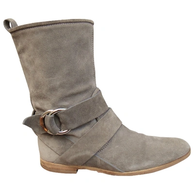 Pre-owned Gucci Buckled Boots In Grey
