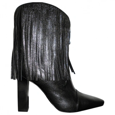Pre-owned Versus Leather Ankle Boots In Black