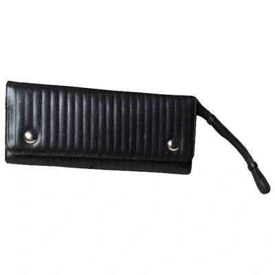 Pre-owned Kenneth Cole Leather Clutch Bag In Black