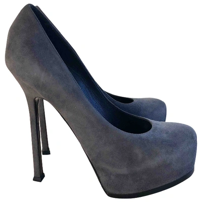 Pre-owned Saint Laurent Trib Too Grey Suede Heels