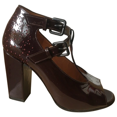 Pre-owned Carven Patent Leather Heels In Burgundy