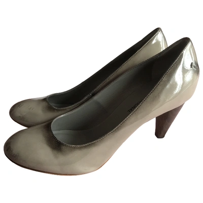 Pre-owned Costume National Patent Leather Heels In Grey
