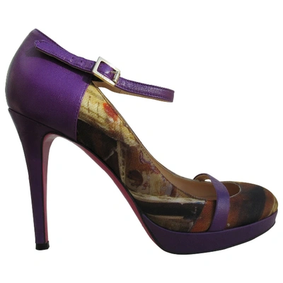 Pre-owned Versace Leather Heels In Purple
