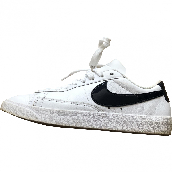 nike blazer white silver