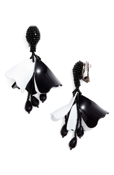 Oscar De La Renta Small Impatiens Flower Drop Clip Earrings In Black / White