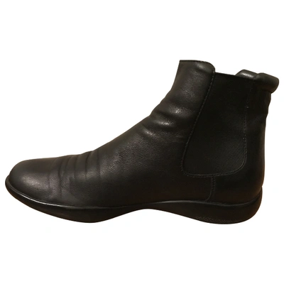 Pre-owned Prada Leather Ankle Boots In Black