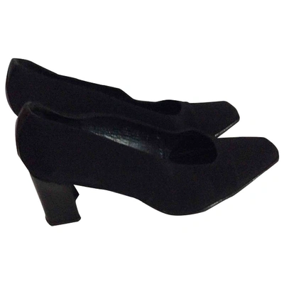 Pre-owned Stuart Weitzman Cloth Heels In Black