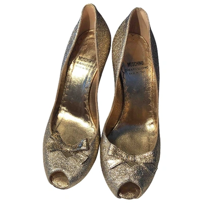 Pre-owned Moschino Cheap And Chic Leather Heels In Gold
