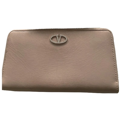 Pre-owned Valentino Garavani Leather Wallet In Beige