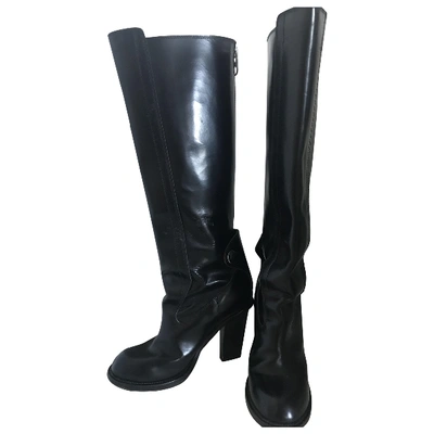 Pre-owned Chloé Patent Leather Biker Boots In Black