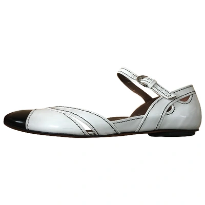 Pre-owned Barbara Bui Patent Leather Flats In White