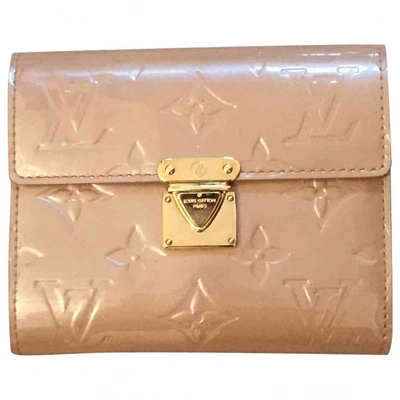 Pre-owned Louis Vuitton Pallas Patent Leather Wallet In Beige