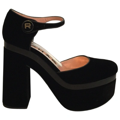 Pre-owned Rochas Velvet Heels In Black