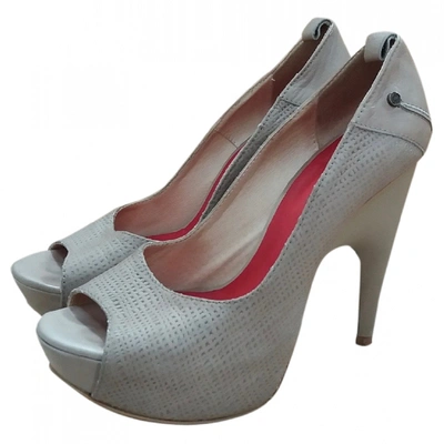 Pre-owned Costume National Leather Heels In Grey
