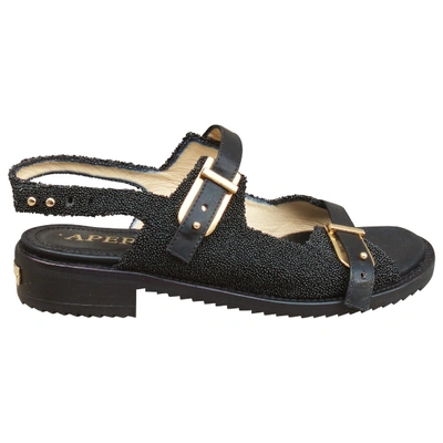 Pre-owned Aperlai Glitter Sandals In Black