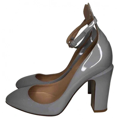 Pre-owned Valentino Garavani Tango Patent Leather Heels In Grey