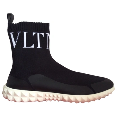 Pre-owned Valentino Garavani Sneakers Chaussettes Vltn  Cloth Trainers In Black
