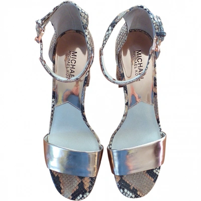 Pre-owned Michael Kors Leather Sandals In Metallic