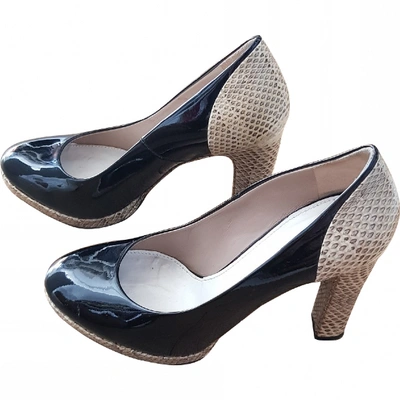 Pre-owned Chloé Patent Leather Heels In Black