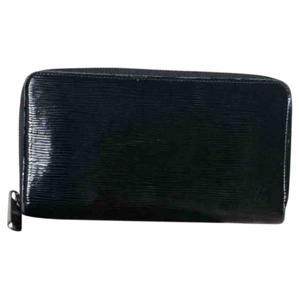 Pre-Owned Louis Vuitton Black Patent Leather Clutch Bag | ModeSens