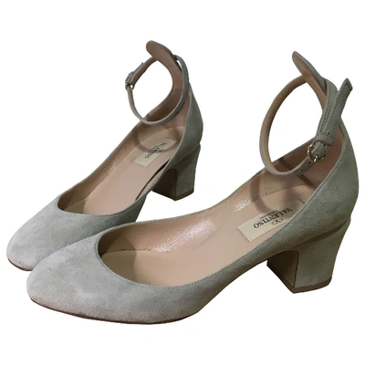 Pre-owned Valentino Garavani Tango Heels In Grey