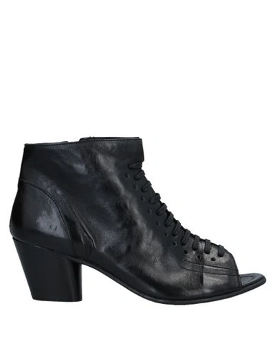 Le Ruemarcel Ankle Boots In Black