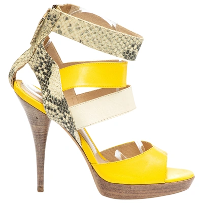 Pre-owned Fendi Yellow Python Sandals